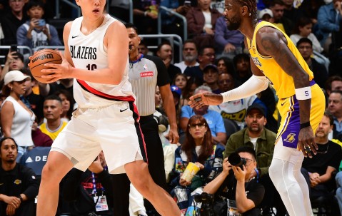 美记：球迷们急切希望杨瀚森获得更多出场机会 但他还需打磨技术