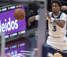 开云-根本顶不住！森林狼半场万箭齐发&amp;三分21中13 命中率高达61.9%