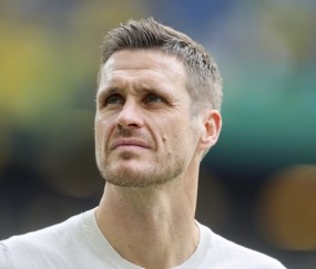 kaiyun-汉堡有意凯尔？里肯：我与凯尔正处理转会工作，目前没人联系我们