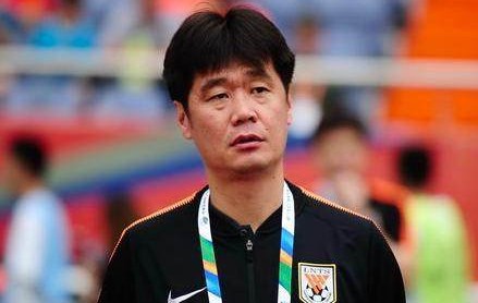 总局足协联手重塑国足：戚军任领队 鹏指周二抵沪