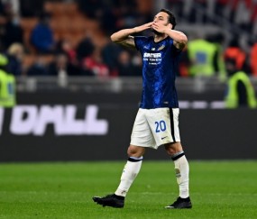 记者：恰尔汗奥卢小腿肌肉疲劳，情况似乎不严重但俱乐部保持谨慎